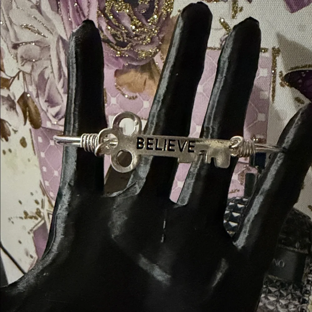 Clover Key BELIEVE Bangle Bracelet